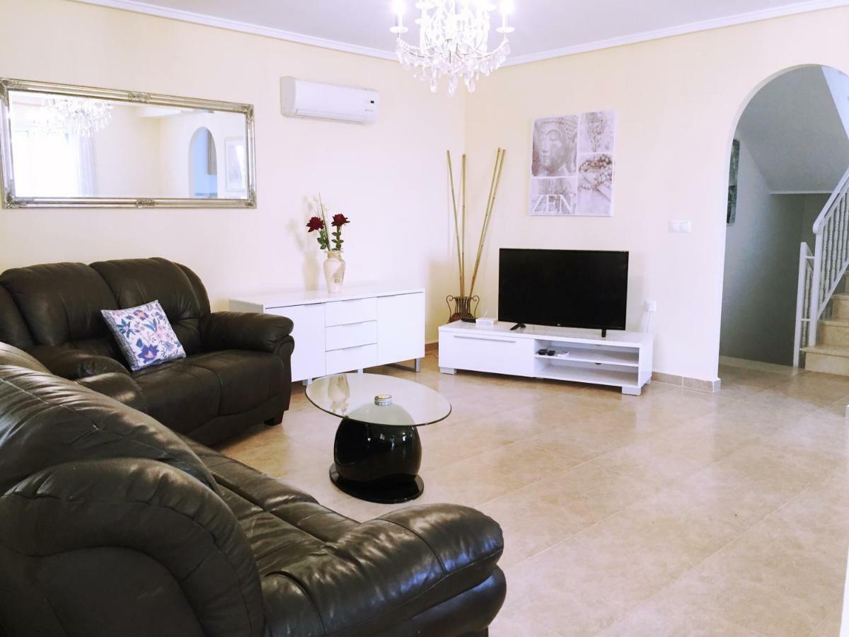 Vickys Villa Puerto Marino Extérieur photo